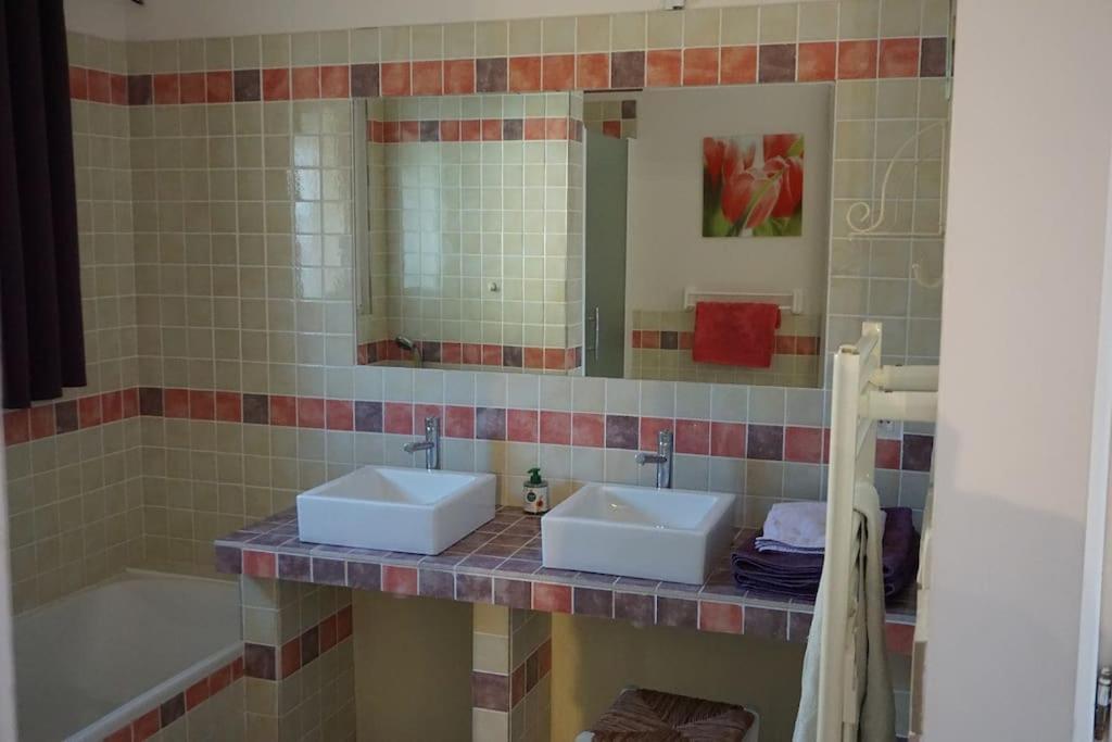 Le Mas De L'Escaillon Saint-Saturnin-lès-Apt Esterno foto