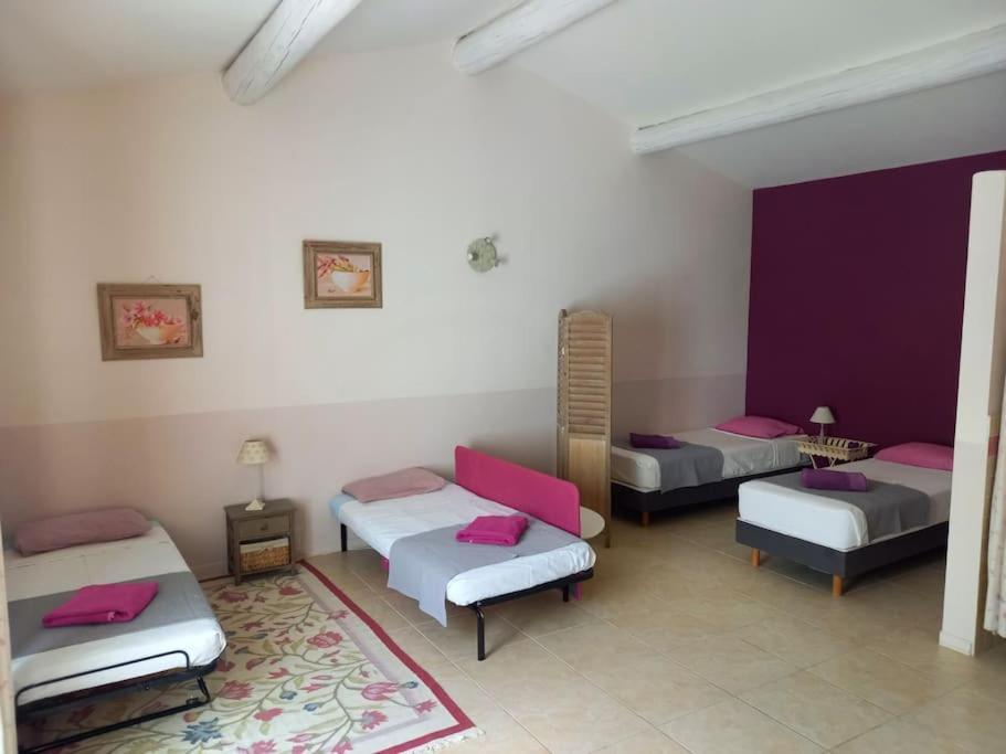 Le Mas De L'Escaillon Saint-Saturnin-lès-Apt Esterno foto